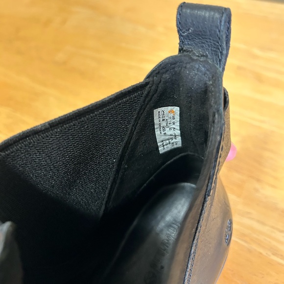Sz 11 Timberland Sutherlin Bay Chelsea boots. Black like new - Picture 6 of 10